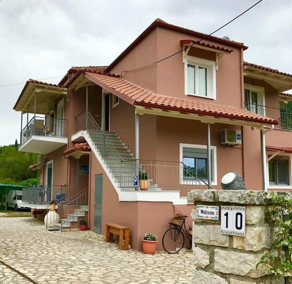 Фото PargaLand Studios & Apartments