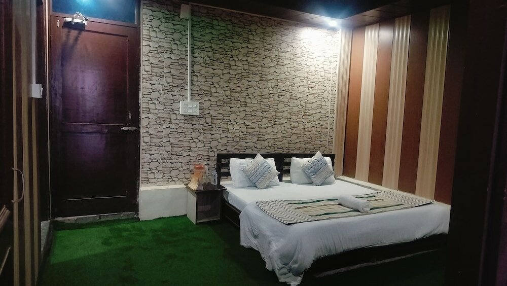 Фото Hotel Nirbana Heights