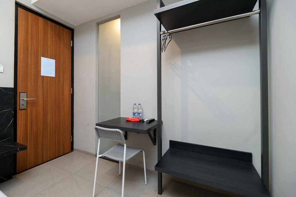 Фото RedDoorz Plus near Radio Dalam 3