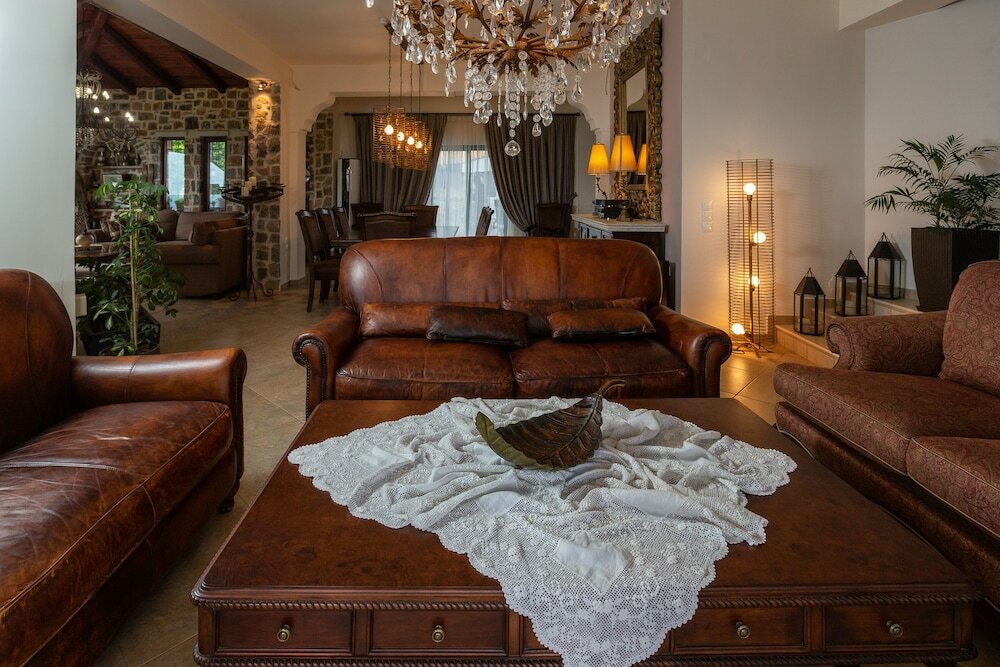 Фото Luxury Villa Golden Crest with pool