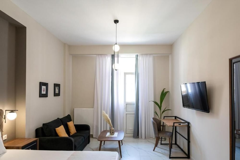 Фото Black Onyx Comfort Suites