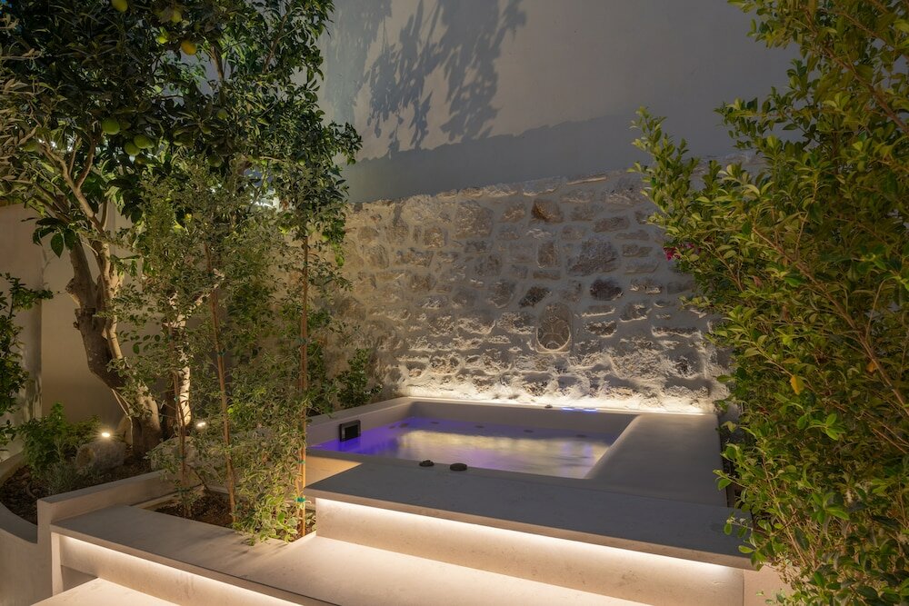 Фото Inotropes Boutique Suites - Adults Only