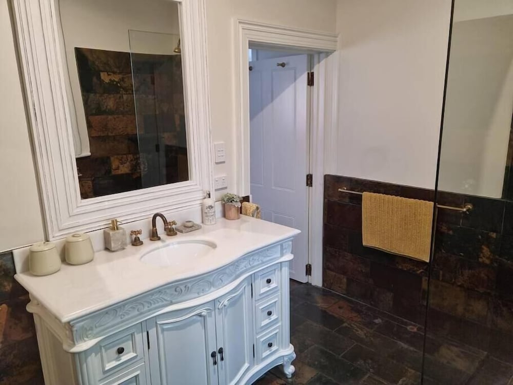 Фото Historic Mintaro Post Office