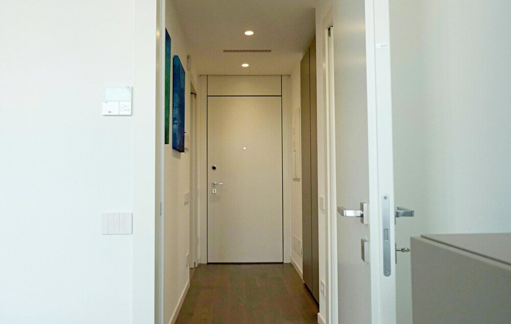 Фото San Babila Modern Apartment