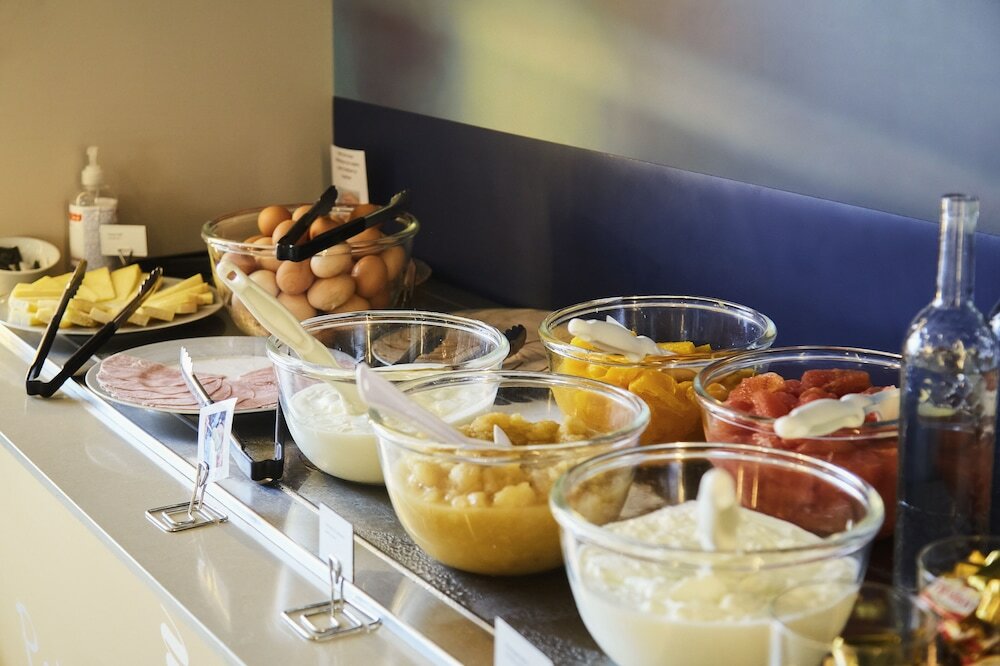 Фото Ibis Styles Toulon Centre Port