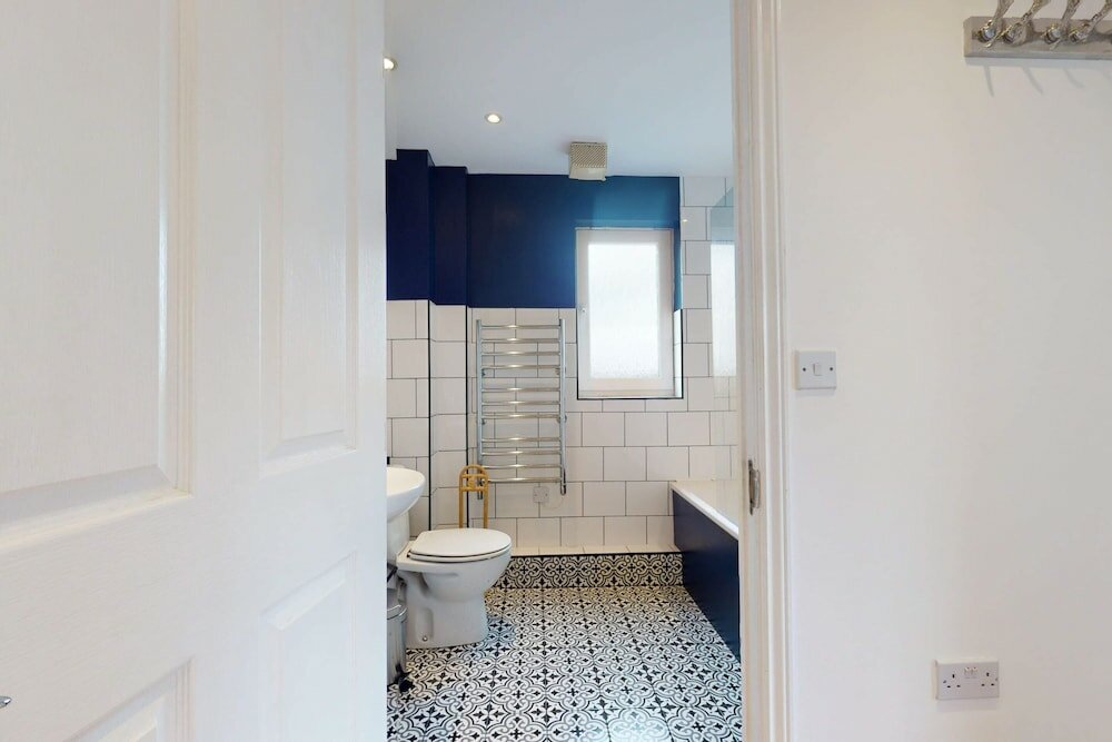 Фото Cozy Hackney Apartment