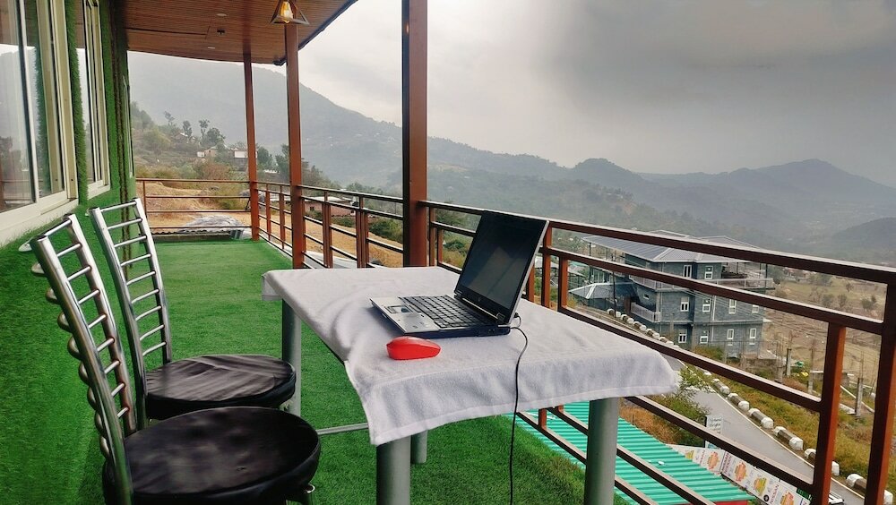 Фото Hotel Nirbana Heights