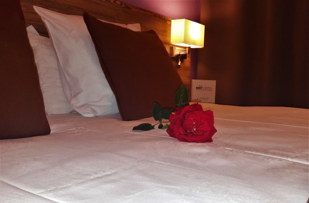 Фото Brit Hotel Confort Pau Lons