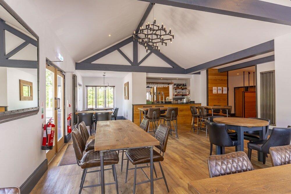 Фото Woodcote Hotel