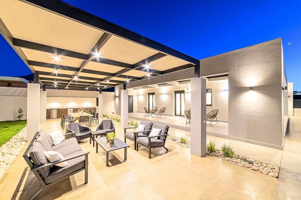 Фото Villa Solaris Heated Pool & Hot Tub