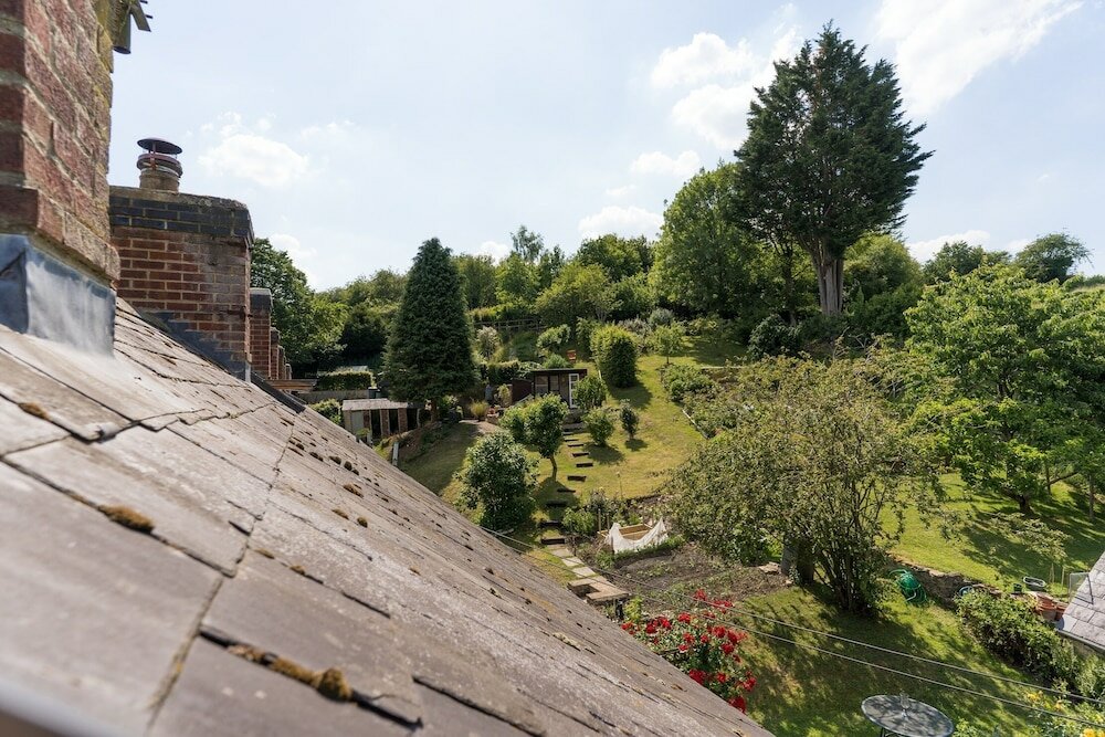 Фото Stunning 2-bed Cottage in Fordwells