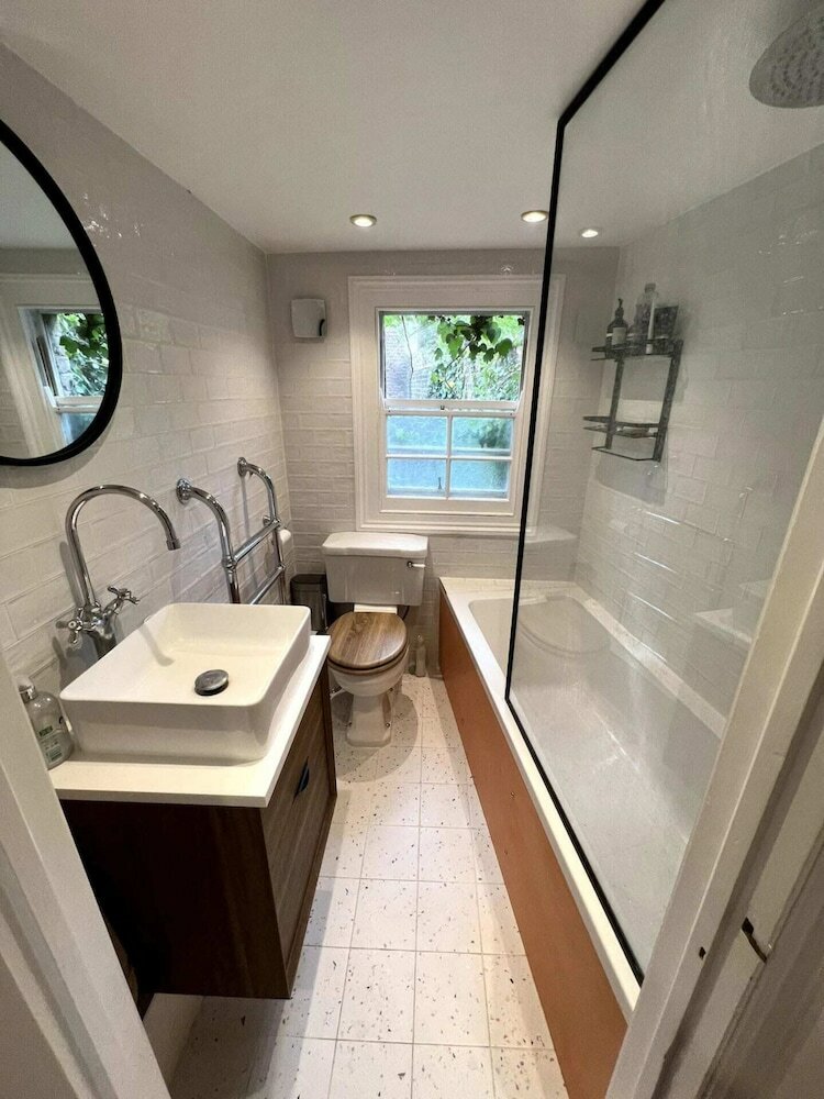 Фото Quirky 1 Bedroom Apartment in Islington