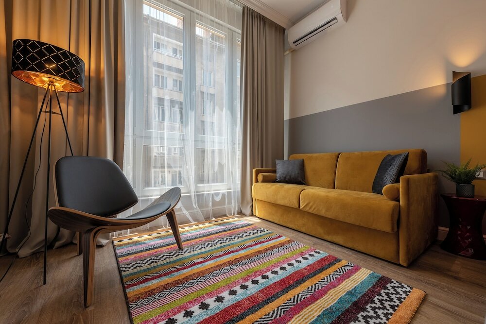 Фото Luxury & Unique-Top Center Apt. - 3bdr