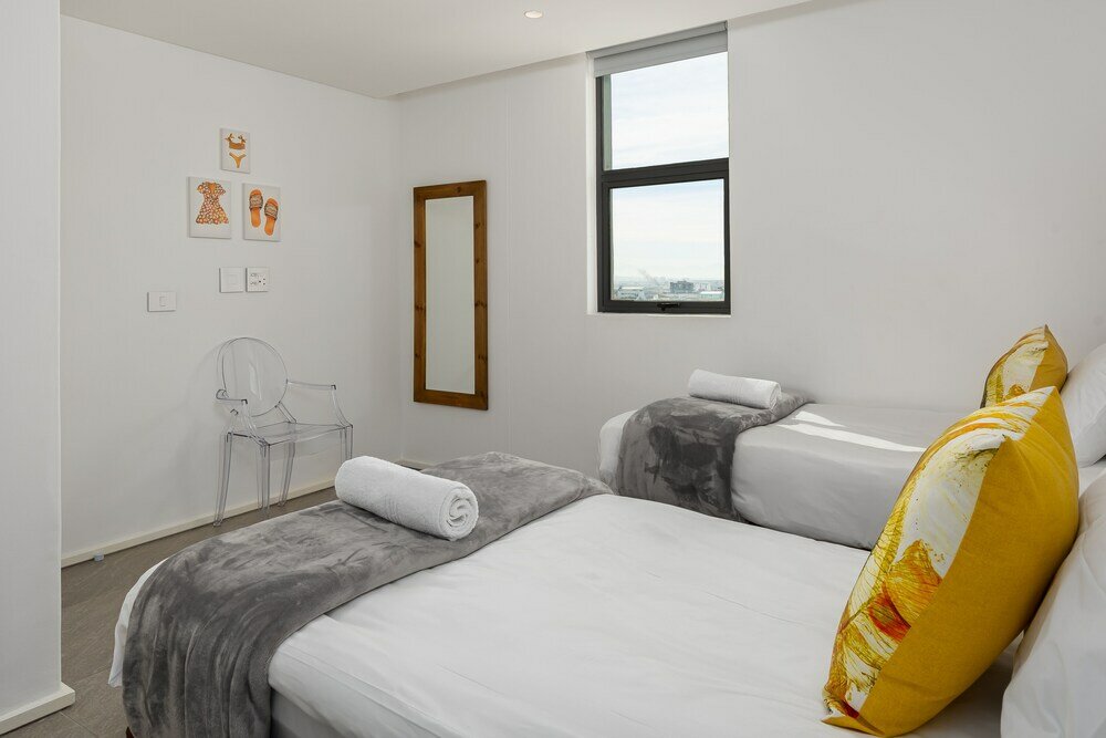 Фото The Iron Works 801