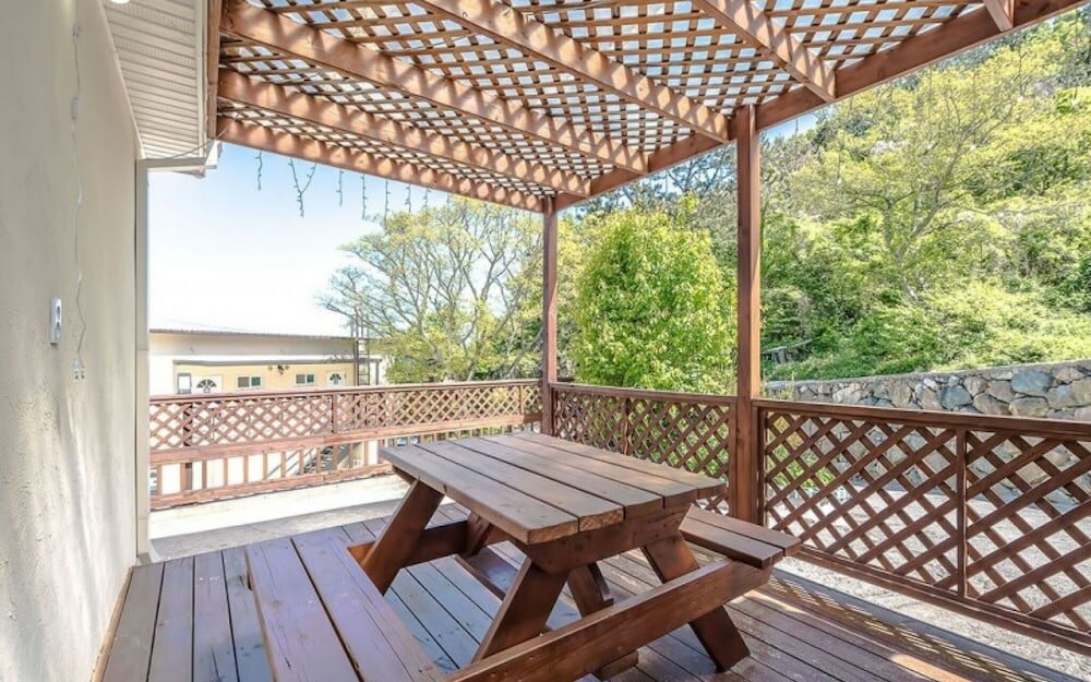 Фото Yeosu Maison Blanche Pension