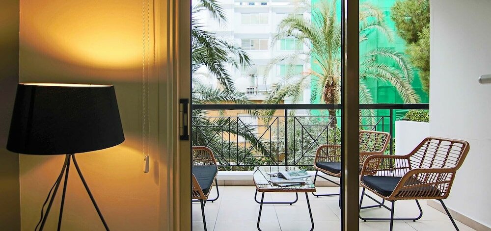 Фото Phaedrus Living: City View Luxury Iras Flat 102