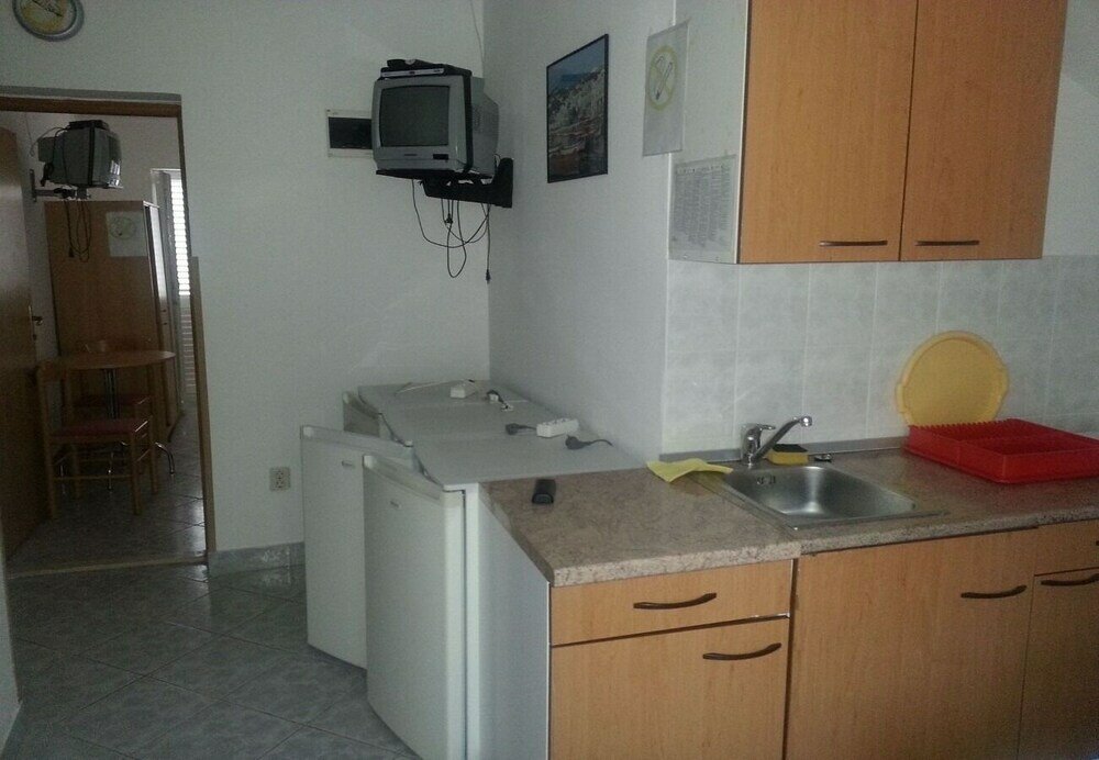 Фото Vido - 150 m From Beach - A2