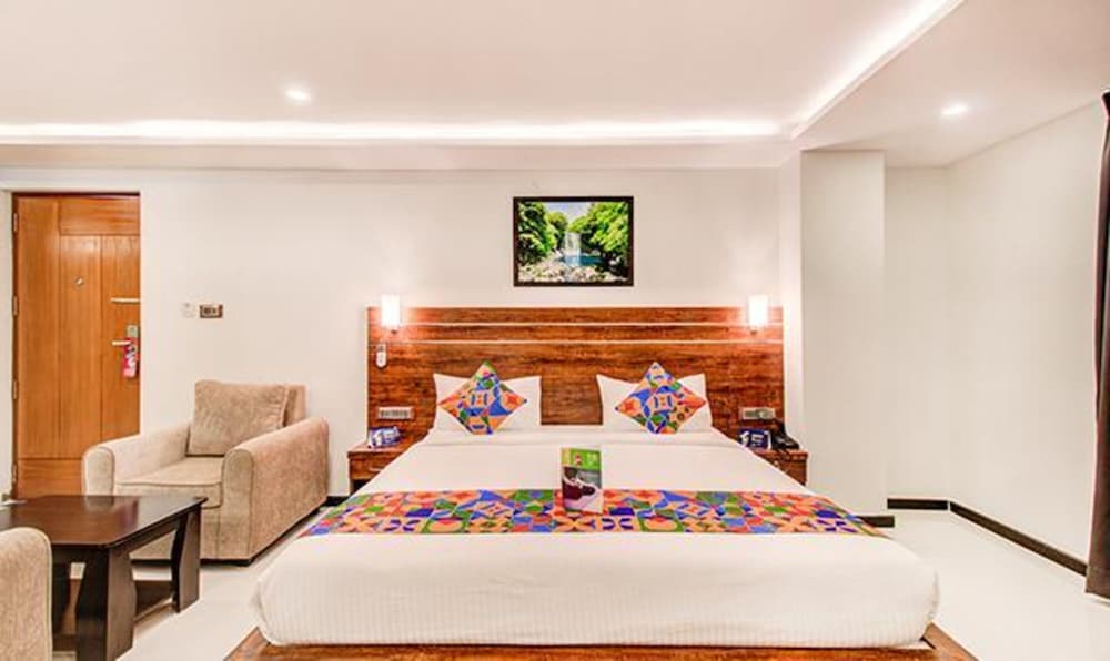 Фото Fabhotel The Rs Suites