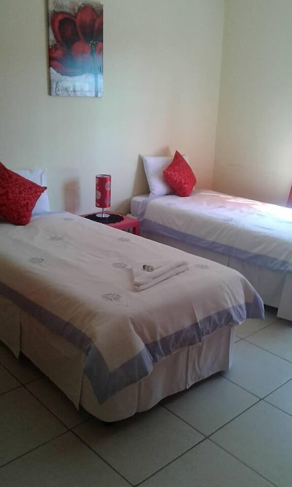 Фото Hillside Cottage Guest House