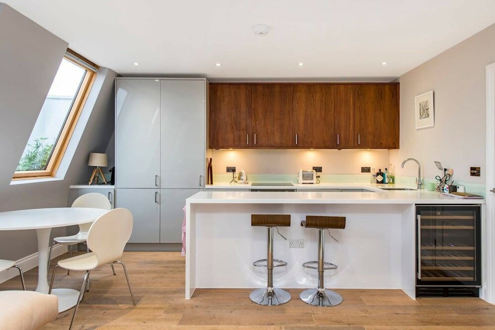 Фото Charming Apartment Close to Notting Hill