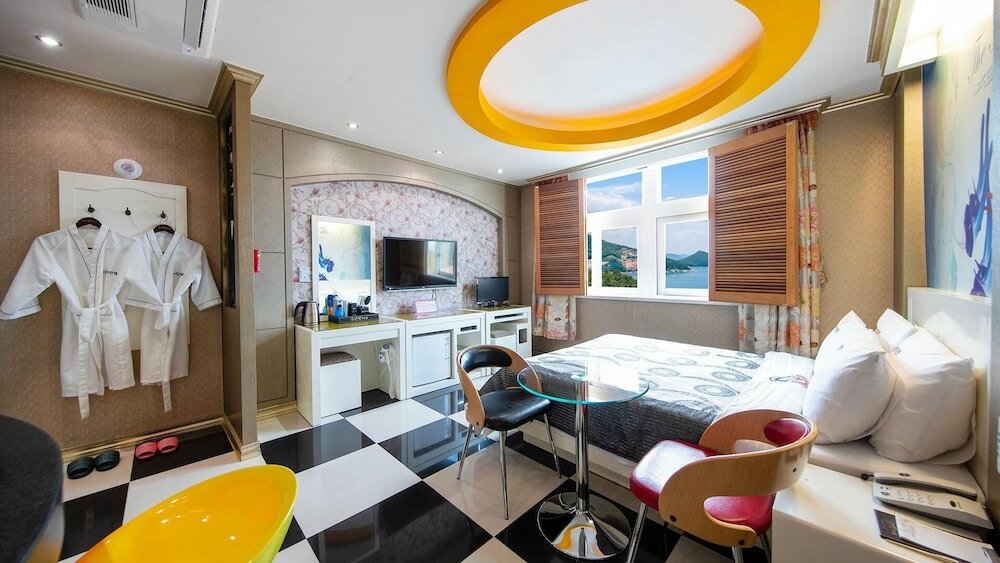 Фото Yeosu King Pension Tel