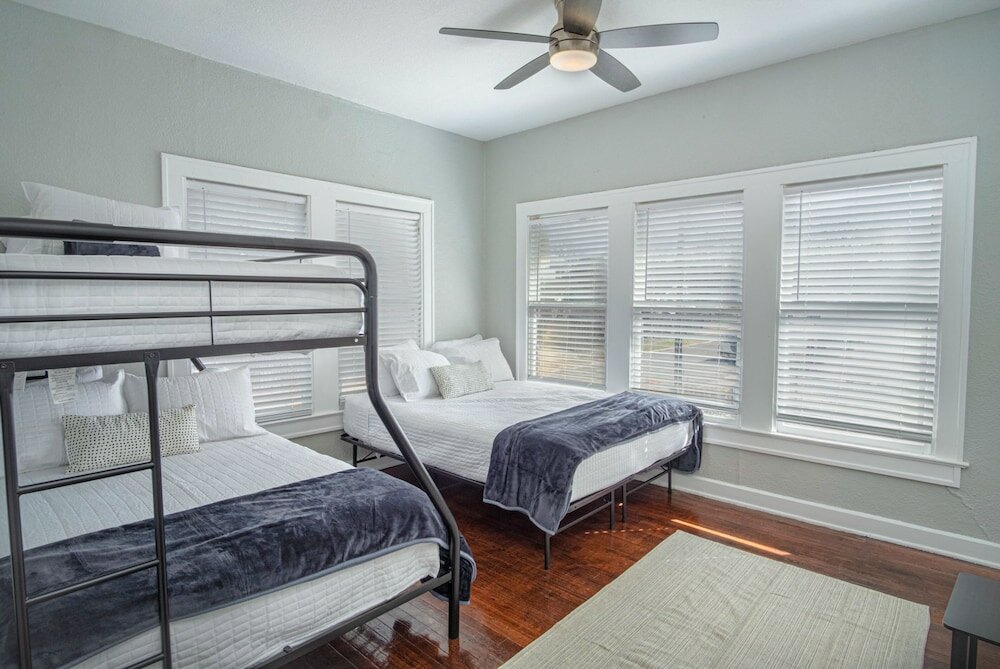 Фото Trendy 3 Br Prime Apt Near Downtown