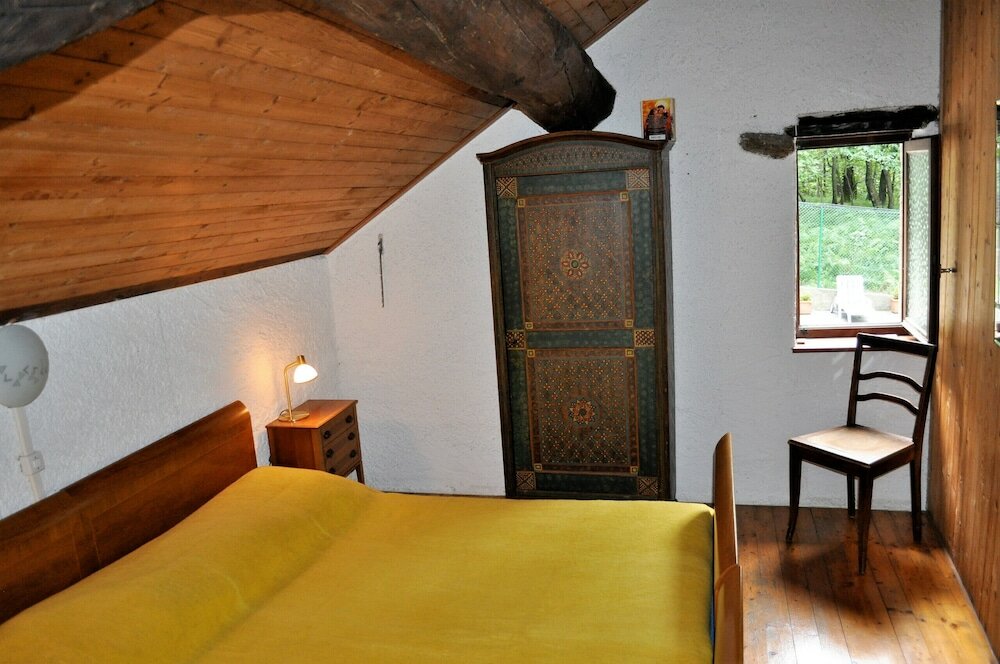 Фото Typical, Romantic Tessiner Cottage