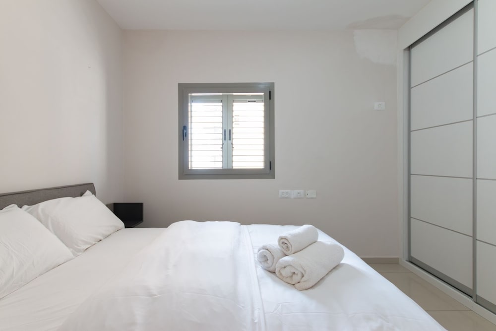 Фото Luxury Tower parking Shopping Mall 2br