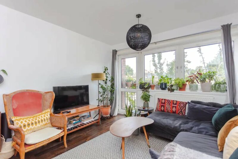 Гостиница Cosy 2 Bedroom Apartment in Bethnal Green Near Victoria Park в Лондоне