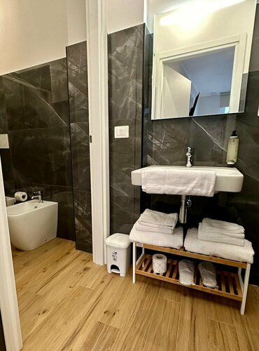 Гостиница Hh Hermoso Housing Asti в Асти