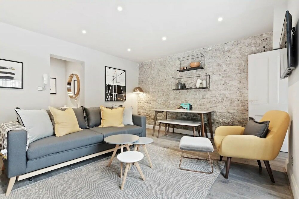 Фото 73 Oakley Square