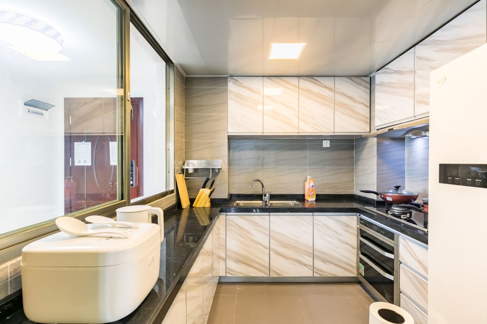 Фото Locals Boutique Apartment Qianshan No. 6