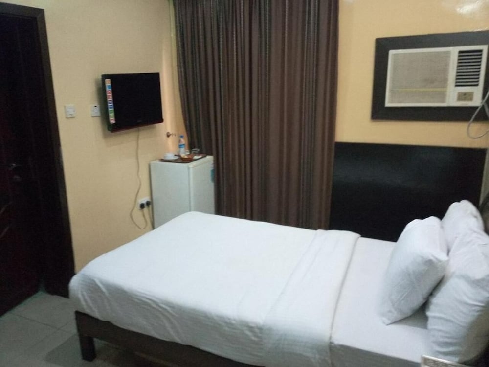 Фото Erith Apartments and Suites