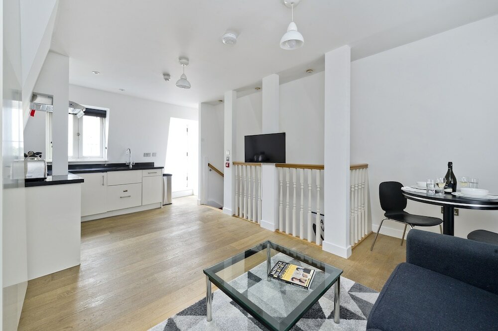 Фото Crane Court by City2Stay