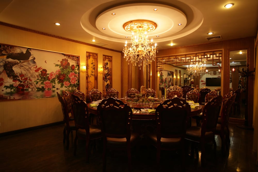 Фото Hong Shan Yi Hotel