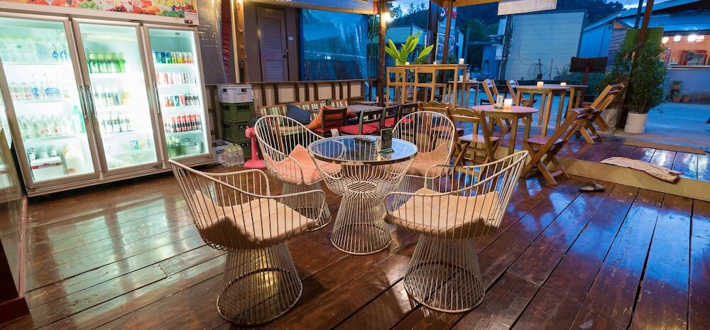Фото Sincere Guest House & Restaurant - Hostel
