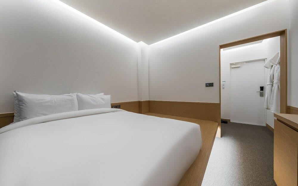 Фото Incheon Bluefrog Hotel