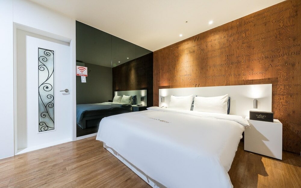 Фото Tiamo Hotel Yeosu