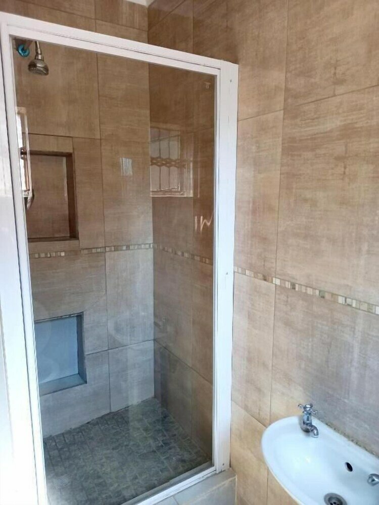 Фото Kennzy Guesthouse