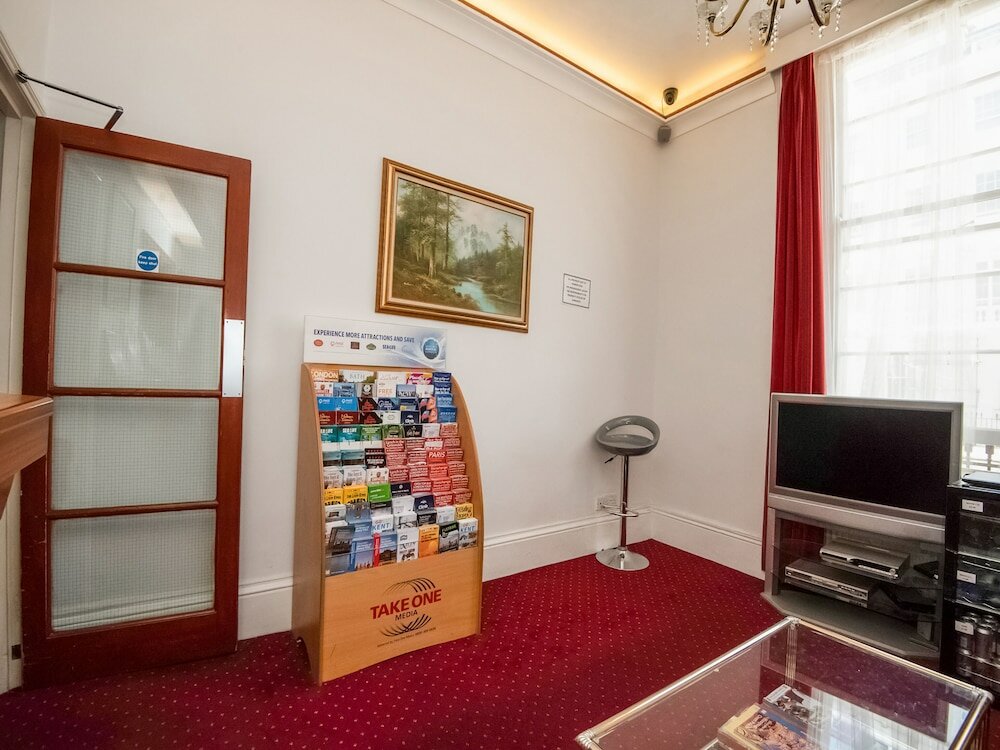 Фото St Georges Hotel Pimlico