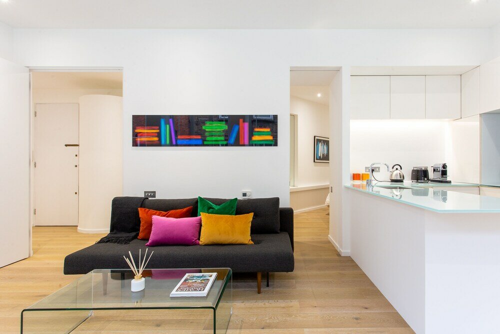 Фото 2 Bed 2 Bath Apartment Off Regent Street