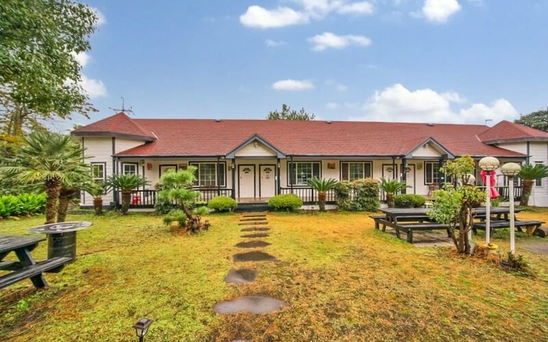 Гостиница Jeju Daeheul Chalet Pension