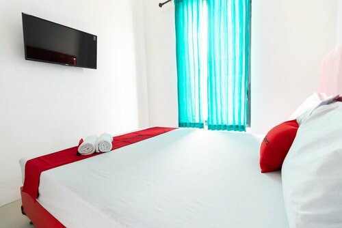 Гостиница RedDoorz @ Jalan Dr Mansyur Medan 2