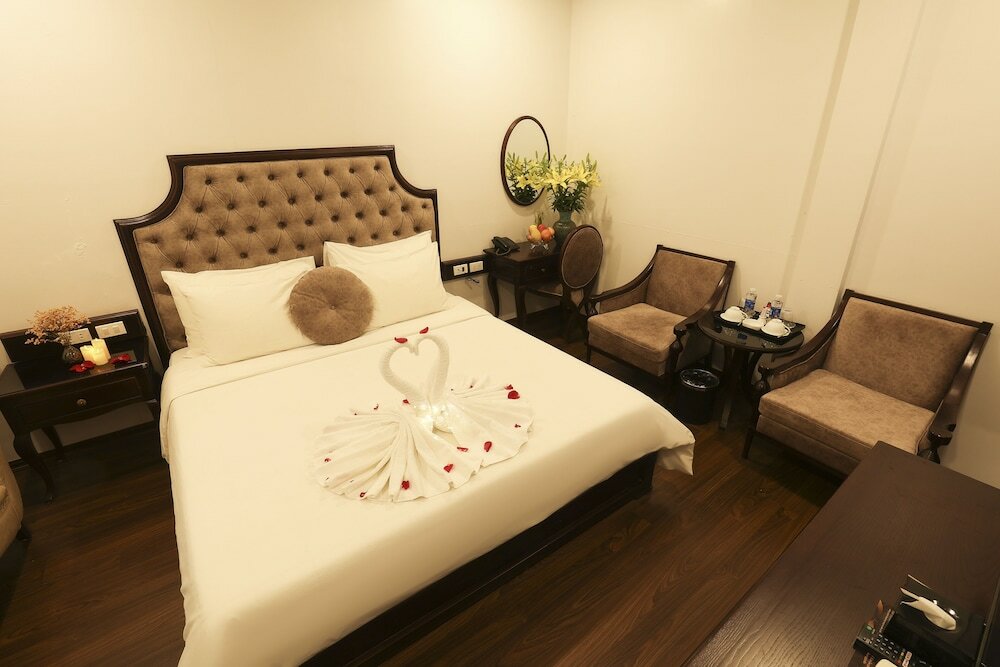 Фото Royal Văn Phú Hotel