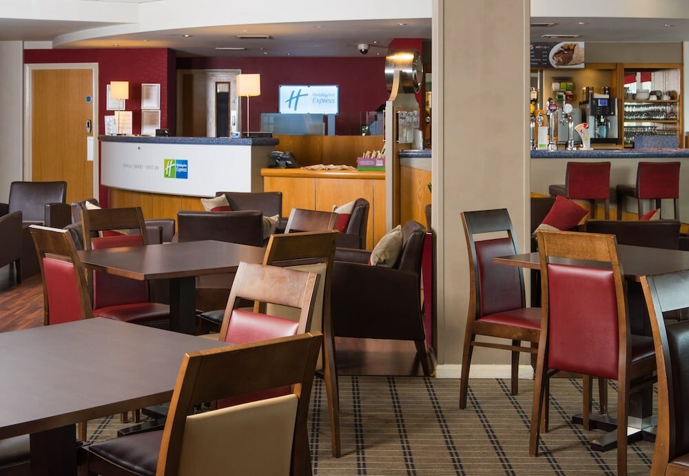 Фото Holiday Inn Express London Chingford