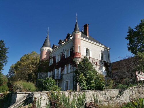 Гостиница Chateau de Saint-Genix в Ла-Туре-дю-Пене