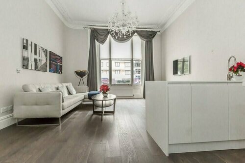 Modern 1br Period Property in Kensington