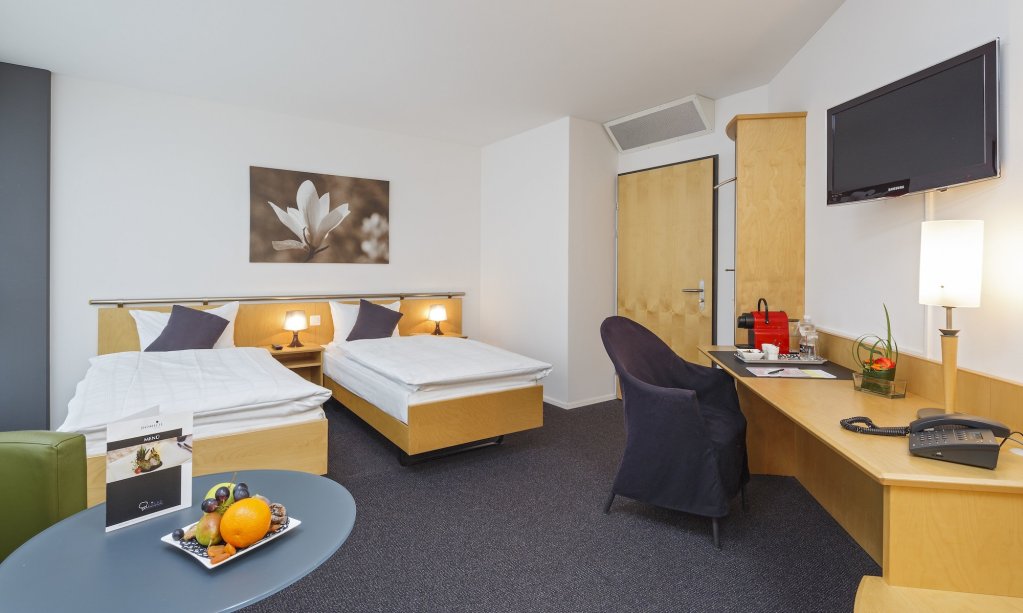 Фото отеля 2