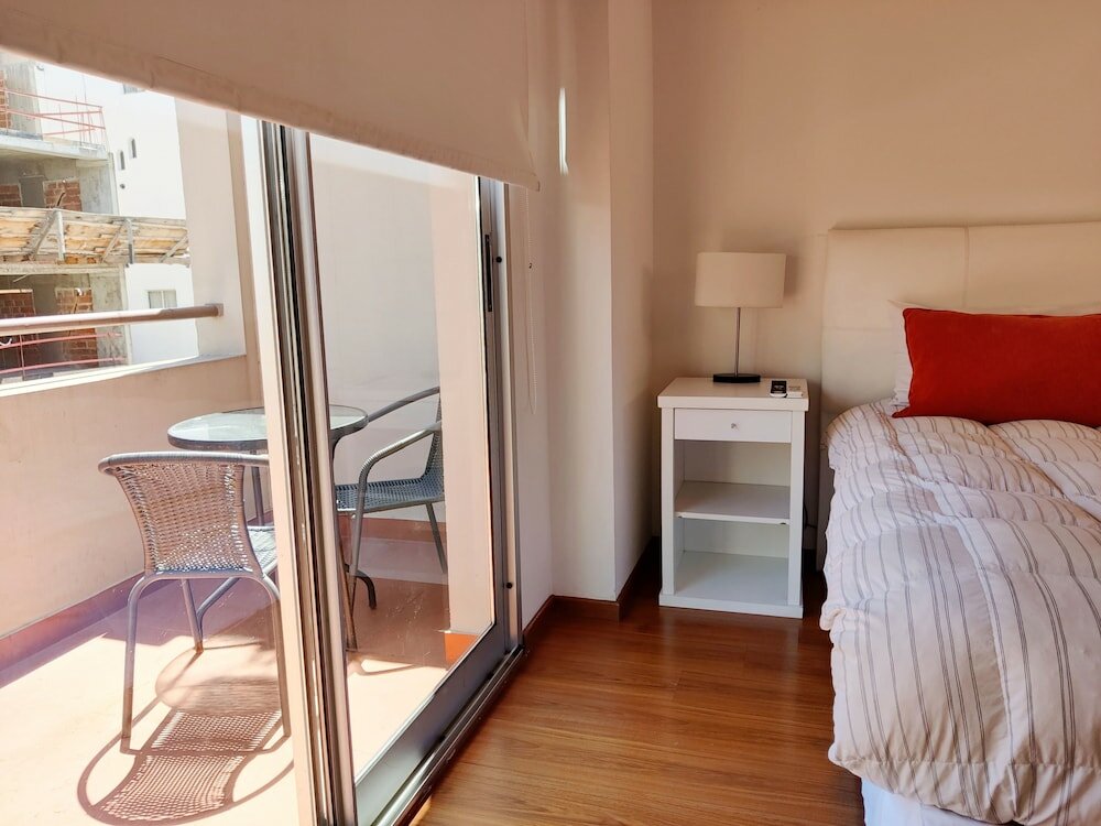 Фото Bens Downtown Apartments