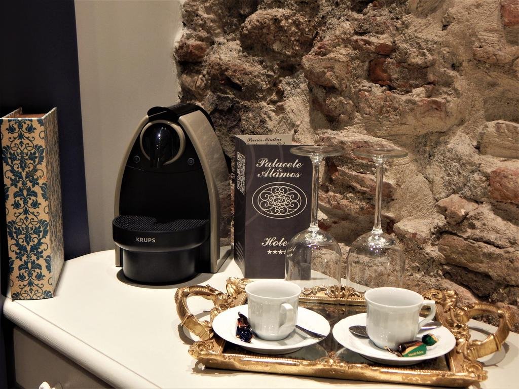 Фото Hotel Palacete de Alamos